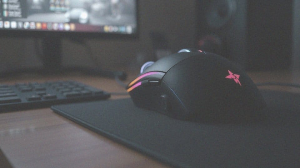 Czym wyróżniają się myszki gamingowe do 100 zł?
