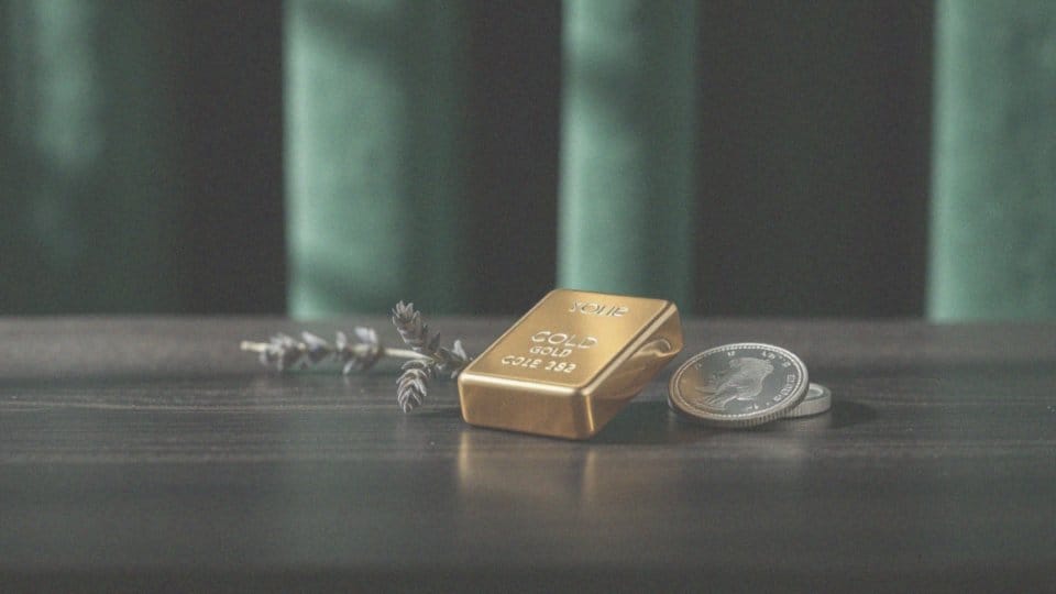 Jakie są kluczowe różnice między złotem a srebrem?