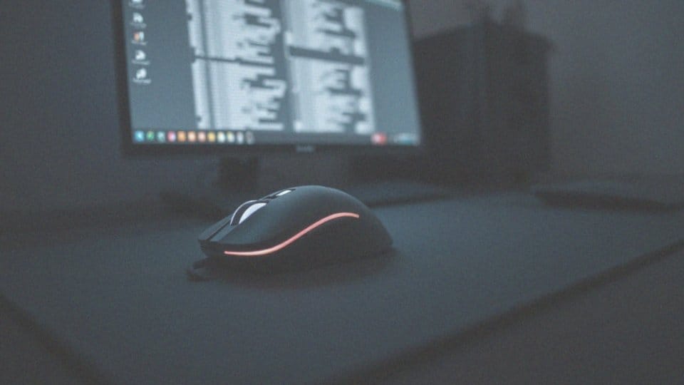 Jakie czujniki w myszkach gamingowych do 100 zł zapewniają precyzję?